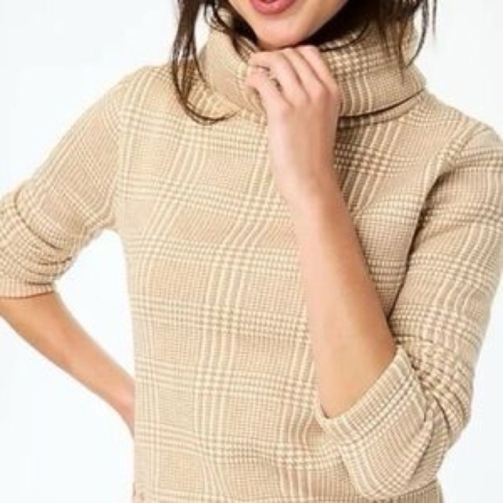Women’s J.Crew Factory Beige and White Funnel Neck Pullover, size: small